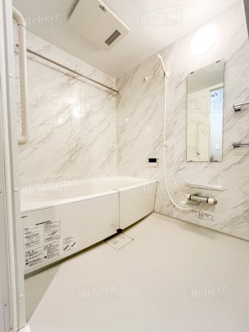 アインス鳥飼の浴室|追い焚き・浴室乾燥機付きのお風呂です♪