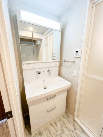 アインス鳥飼の洗面所|広い洗面スペースです★