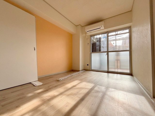 ローズコーポ新大阪7の居間・リビング