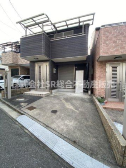 上四条町中古戸建の外観|高台の立地です。