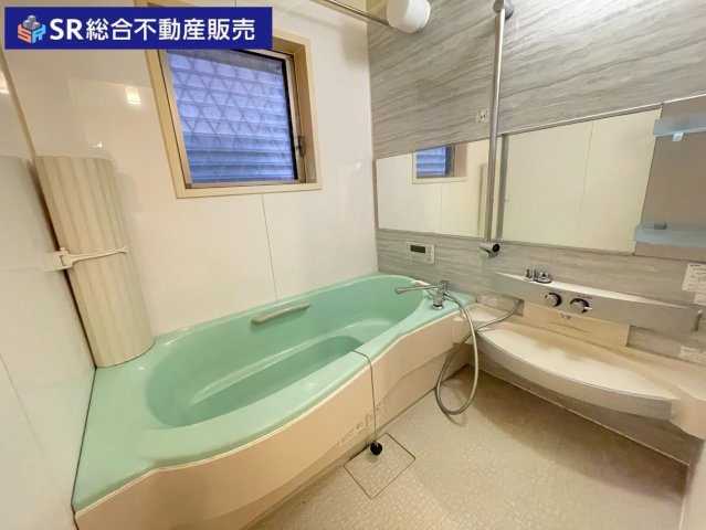 上四条町中古戸建の浴室|足を伸ばしてゆったりと浸かれます♪