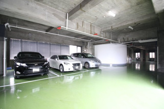【駐車場】