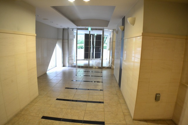 大阪市西区江之子島１丁目の賃貸マンションのロビー