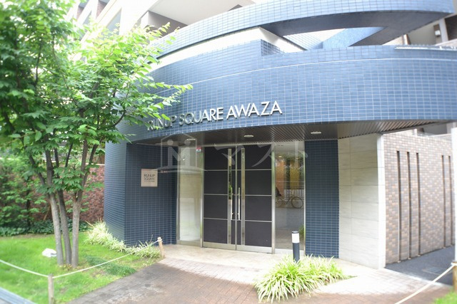 大阪市西区江之子島１丁目の賃貸マンションのエントランス