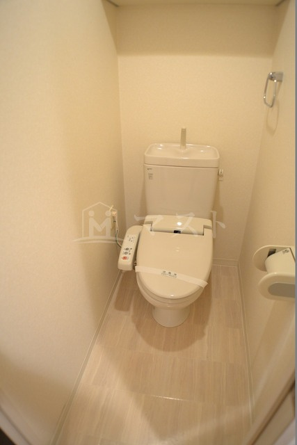 大阪市西区江之子島１丁目の賃貸マンションのトイレ