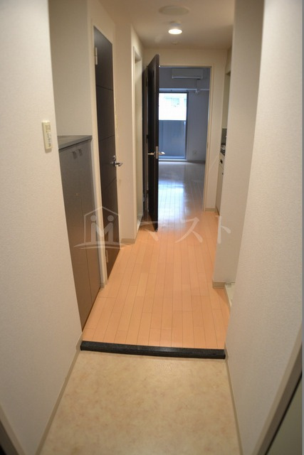 大阪市西区江之子島１丁目の賃貸マンションの玄関