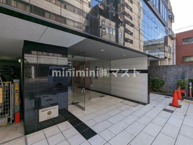 大阪市西区立売堀４丁目の賃貸マンションのエントランス