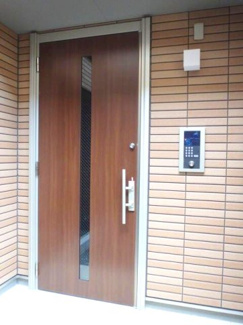 【エントランス】 | 落ち着いたエントランスです