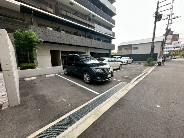 S-RESIDENCE難波大国町Unoの駐車場