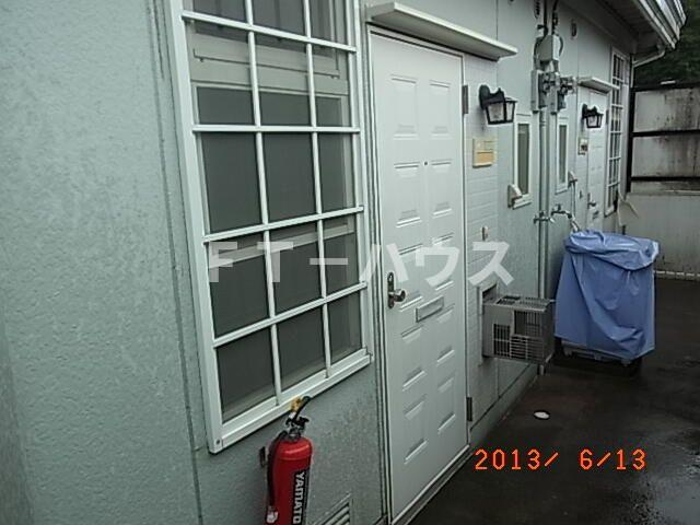 エメラルドハイツの玄関