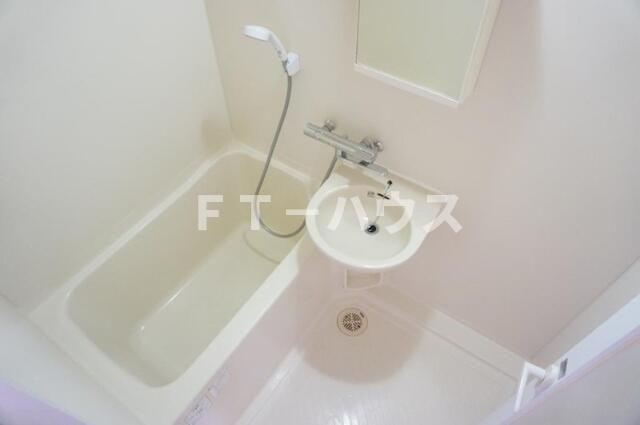 ピュアメゾンティーアンドワイの浴室|※反転タイプです