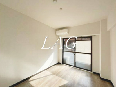 【居間・リビング】 | ガーデンヒルズ壱番館 | 洋室のお部屋です。