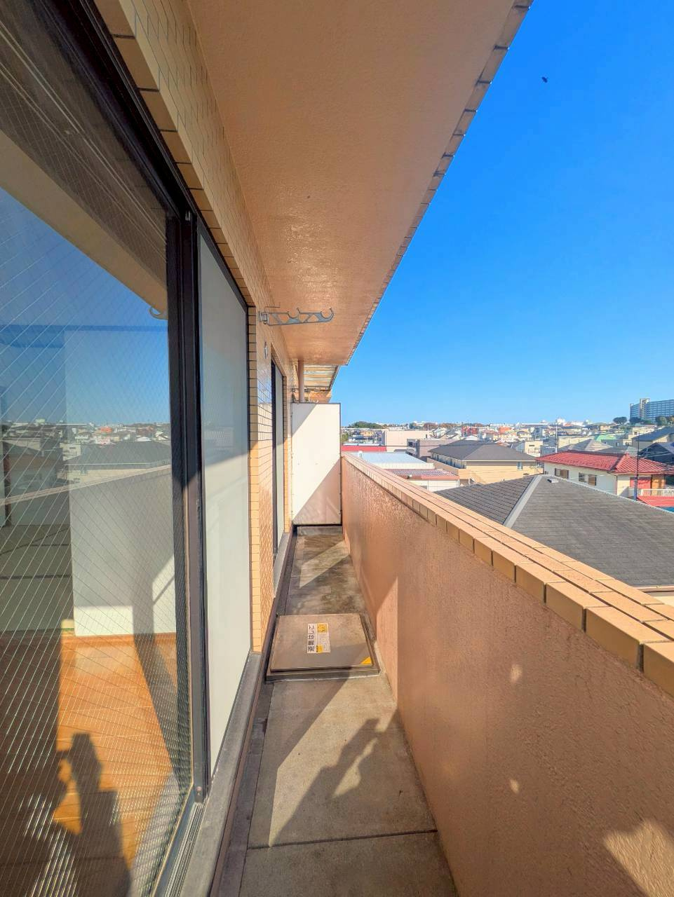 寿屋ビルのバルコニー