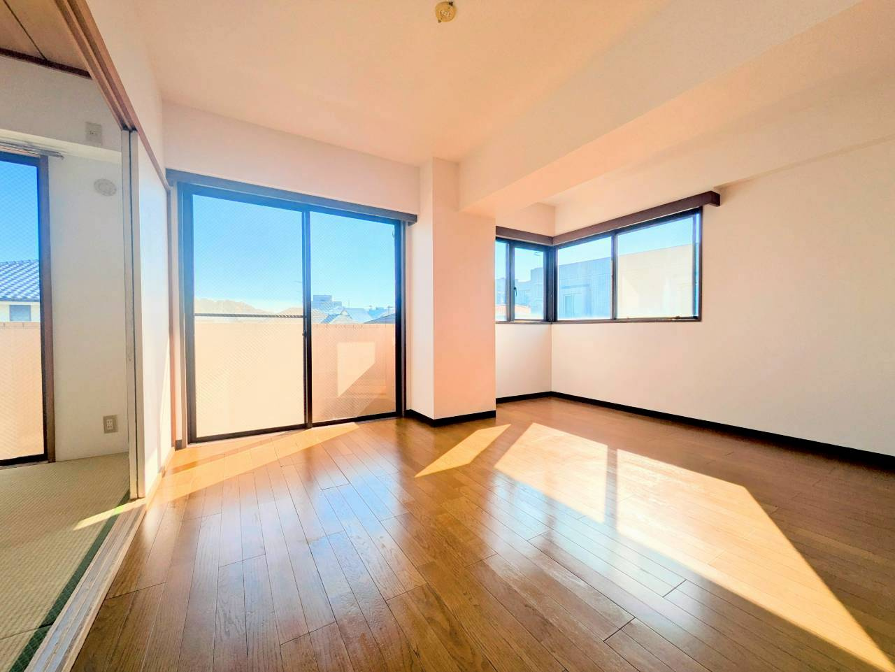 寿屋ビルの居間・リビング