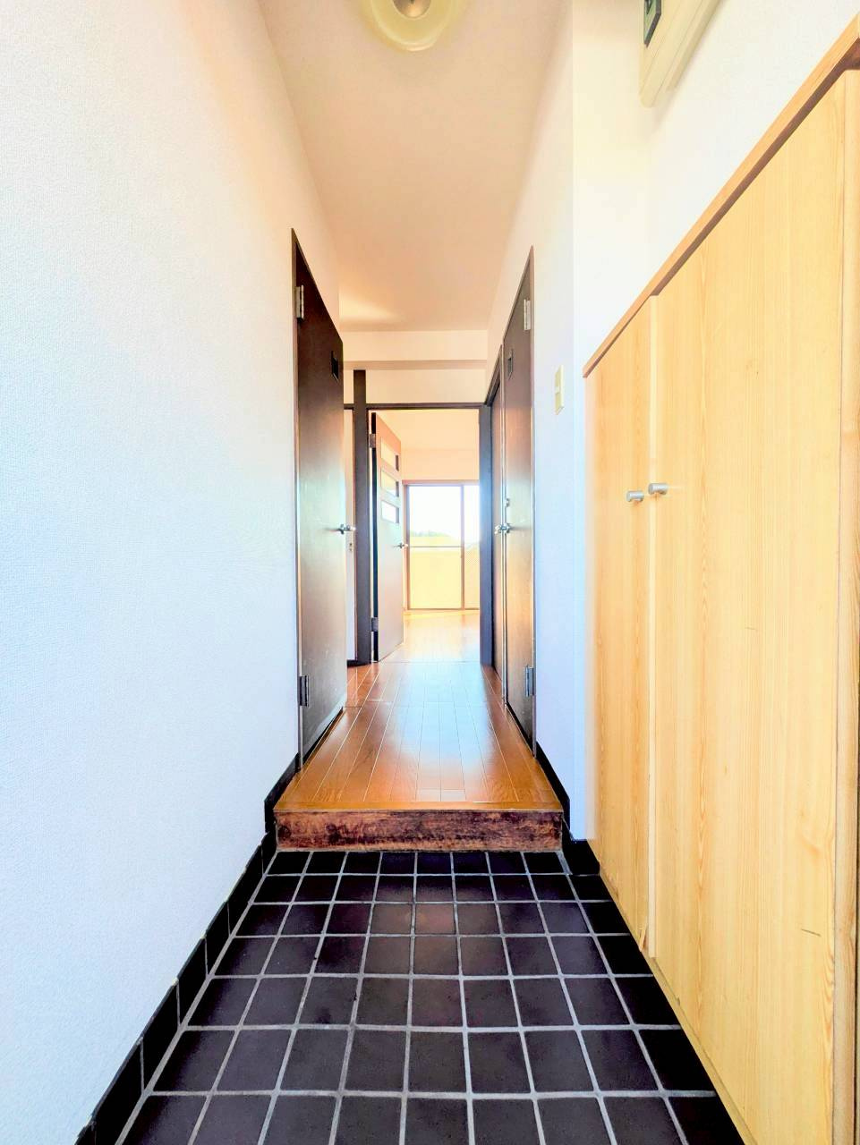 寿屋ビルの玄関