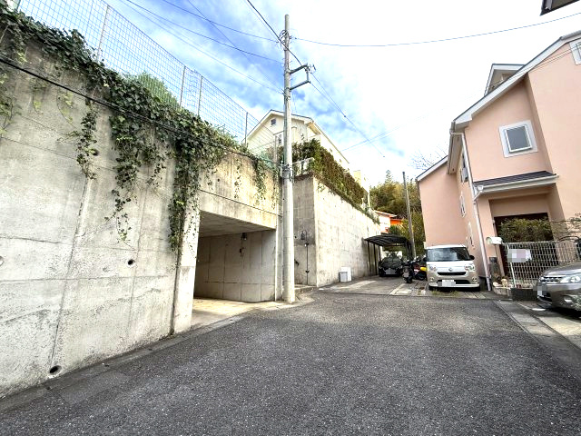 海見え！2階バルコニーより富士山を臨むの前面道路含む現地写真|前面道路