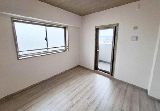 【洋室】グランアッシュ天美駅前　