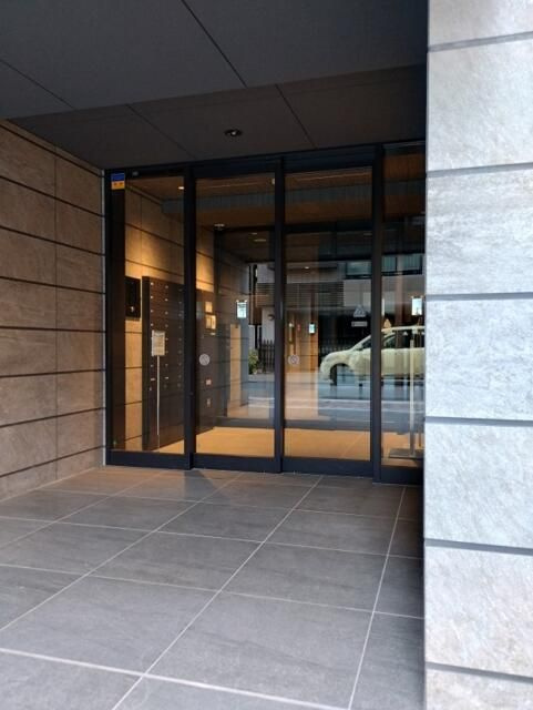 クレイシアIDZ浅草のエントランス