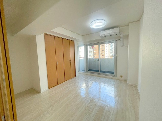 サンロイヤルハイツの洋室