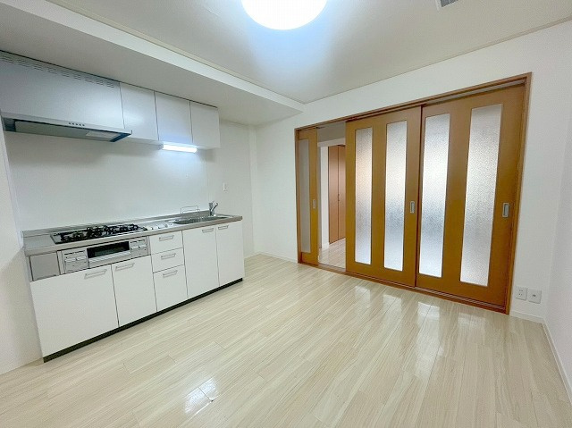 サンロイヤルハイツの居間・リビング