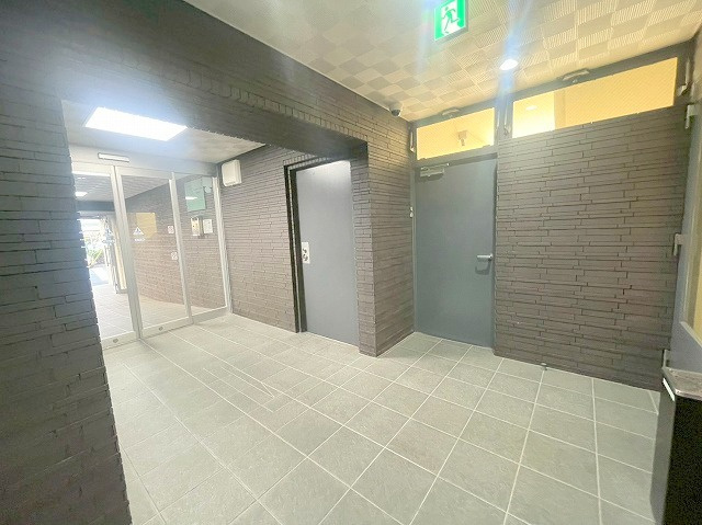 サンロイヤルハイツのロビー