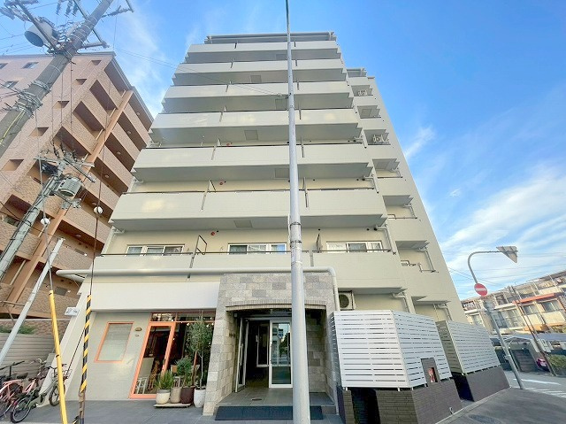 サンロイヤルハイツの外観