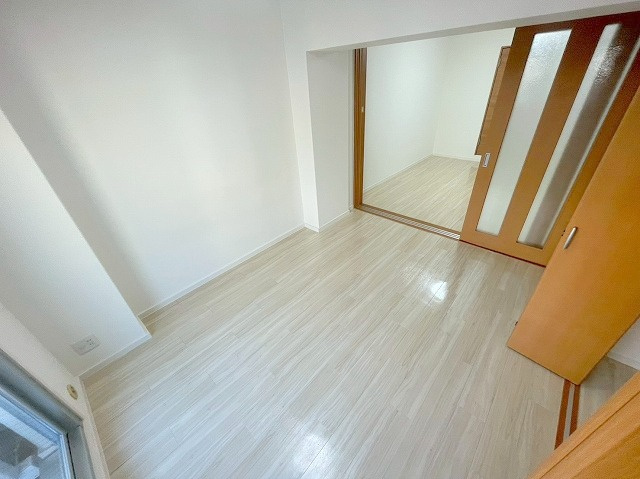 サンロイヤルハイツの洋室