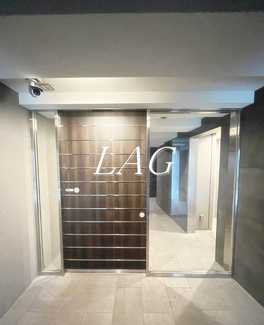 【エントランス】 | SERENTIO | エントランスです。