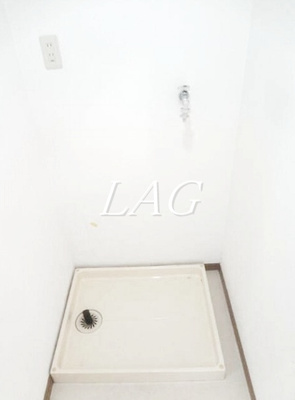 【設備】 | メゾン・ド・ノアール | 室内洗濯機置き場です。