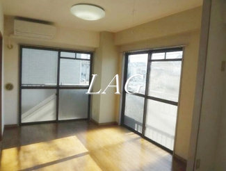 【居間・リビング】 | メゾン・ド・ノアール | 洋室のお部屋です。