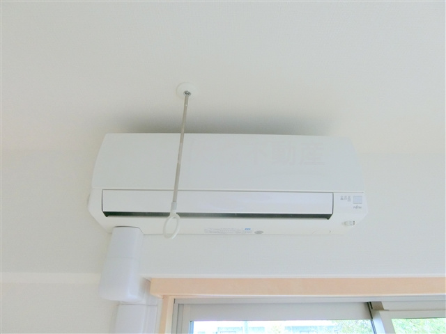ルクシェール武蔵新田の設備|エアコン　取り外し可能な室内物干し！
