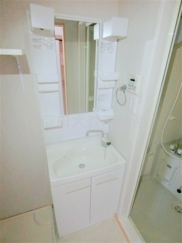 ルクシェール武蔵新田の洗面所|独立洗面台