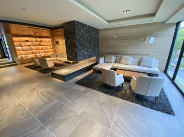 パークシュロス芦屋のロビー