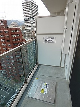エルイソベ三宮のバルコニー