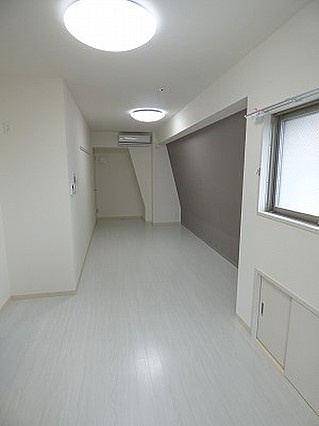 エルイソベ三宮の居間・リビング