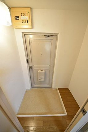 北野台ハイツの玄関