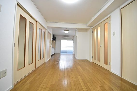 北野台ハイツの居間・リビング