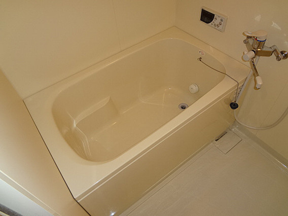 諏訪山ハウスの浴室