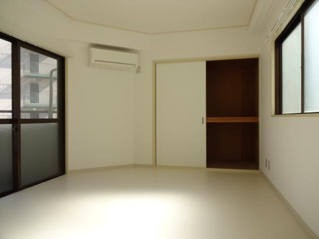 きたむらビルの居間・リビング