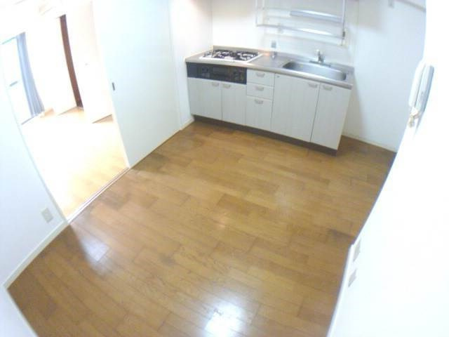 コスタレイ神戸三宮（旧ヴィスタ二宮）の居間・リビング