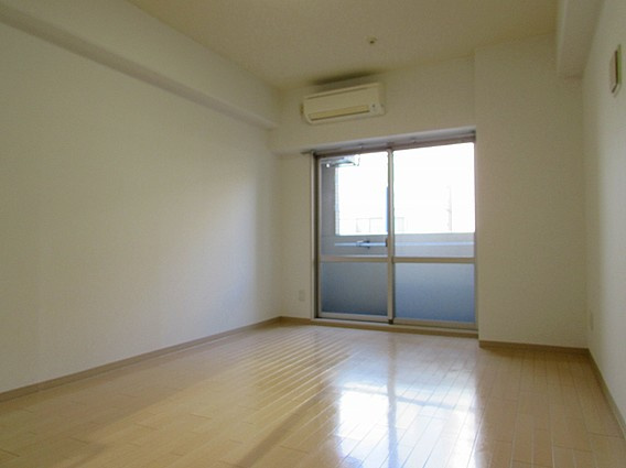 ダイドーメゾン神戸元町の居間・リビング