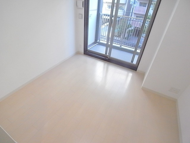 ＥＣ三宮ＥＡＳＴ3ラヴィッサの洋室