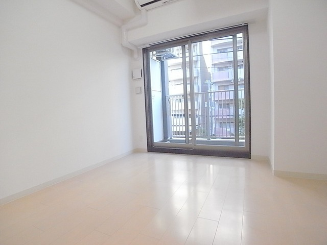 ＥＣ三宮ＥＡＳＴ3ラヴィッサの居間・リビング