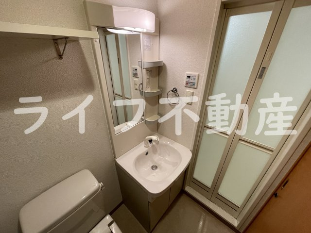 ディナスティ東大阪センターフィールドの独立洗面台|独立洗面化粧台が付いています