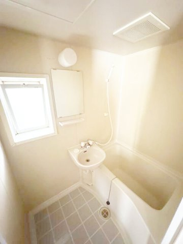 アミューズ磯子壱番館の浴室