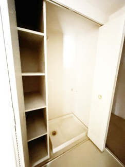 【ランドリースペース】 | コスモ本山 | 洗剤やバスタオルなど収納が出来て便利