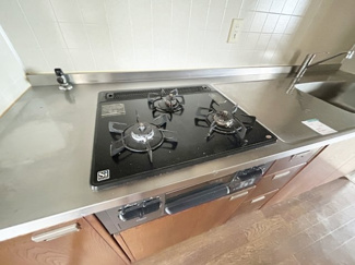 【キッチン】 | コスモ本山 | 3口コンロでお料理効率もアップ