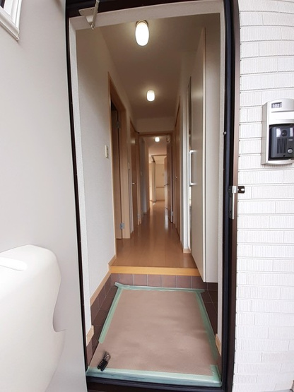 【玄関】 | グリーンウッドⅢ | シンプルで使いやすい玄関です