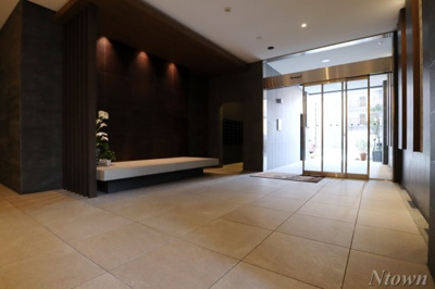 【ロビー】 | ウィステリアフロリバンダ | 清潔なロビーです