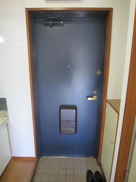 アーバンフラッツ白山の玄関